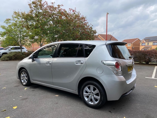 Used Toyota Verso 2015 for sale - 76059371: Photo 4