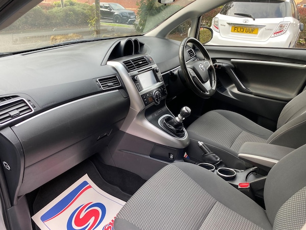 Used Toyota Verso 2015 for sale - 76059371: Photo 9