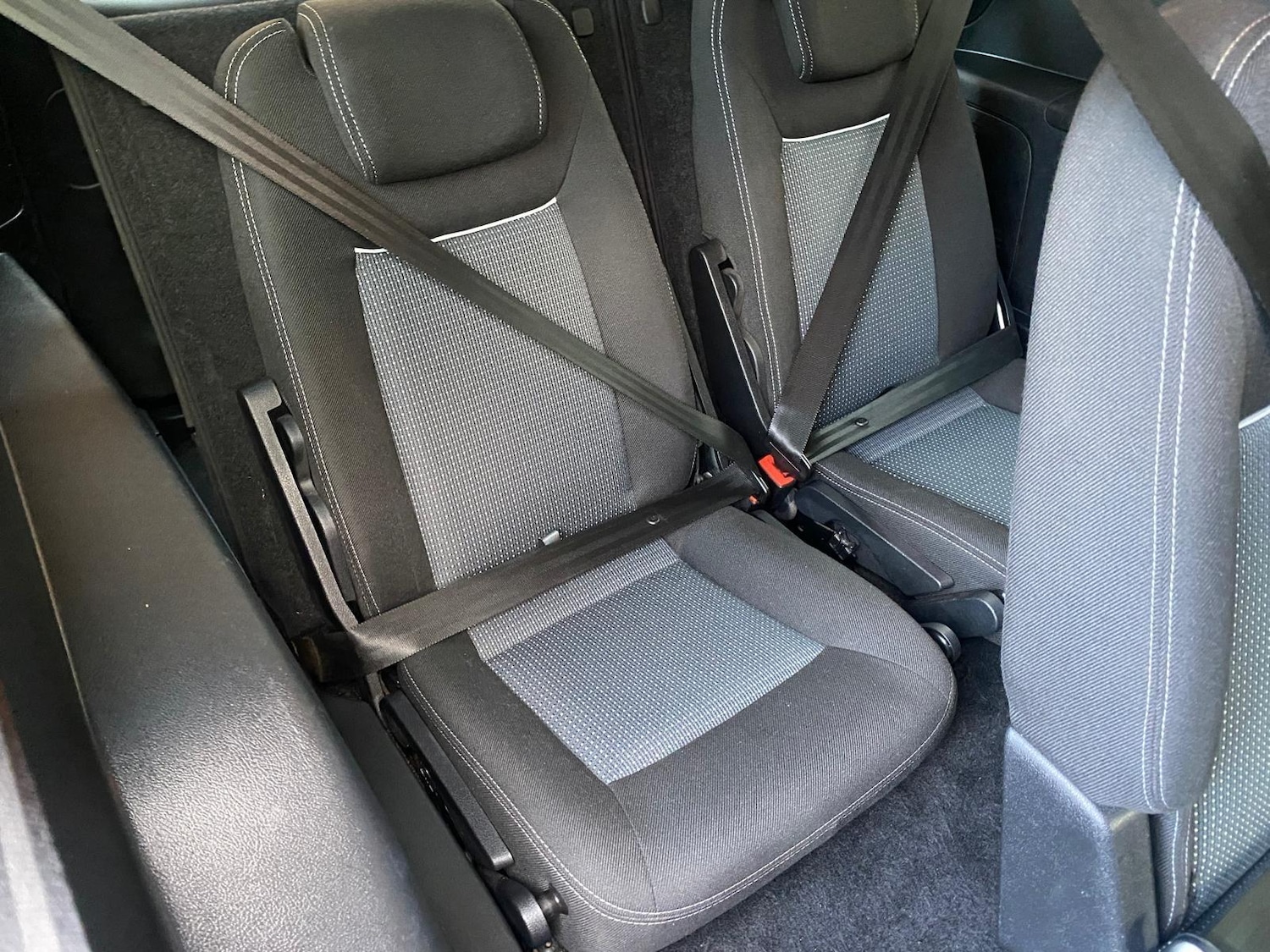 Used Ford S-Max 2013 for sale - 75060612: Photo 21