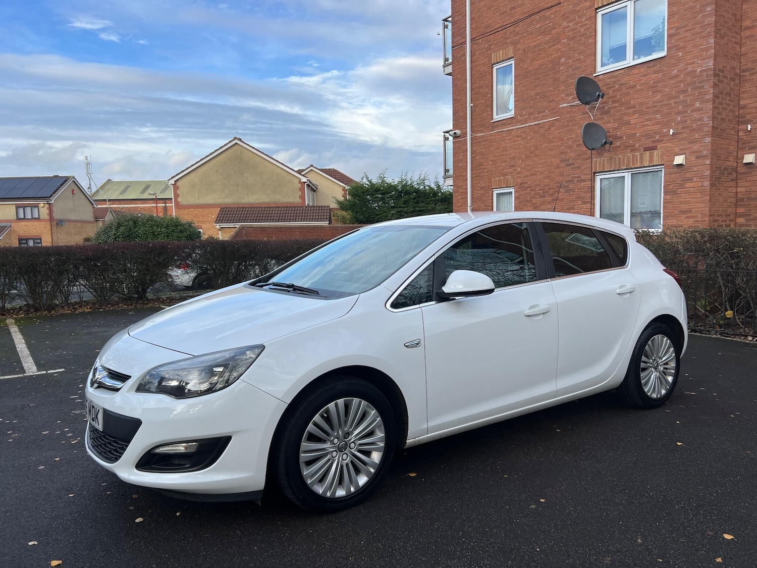 Used Vauxhall Astra 2015 for sale - 77009881: Photo 3
