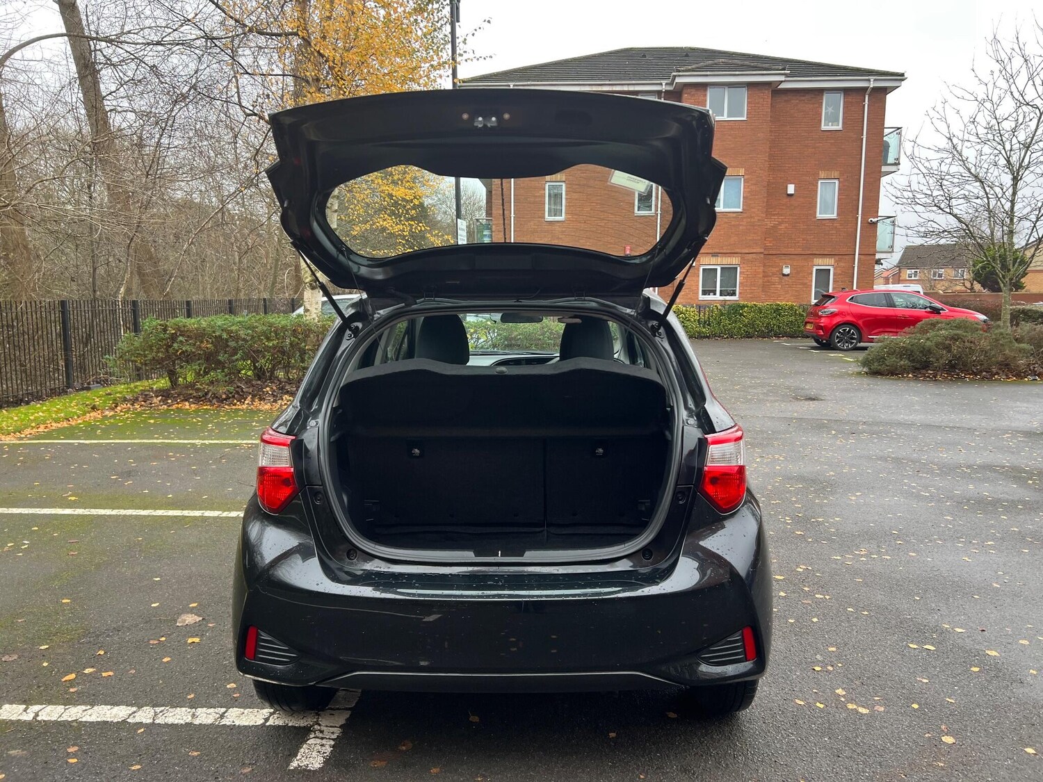 Used Toyota Yaris 2017 for sale - 77346442: Photo 29