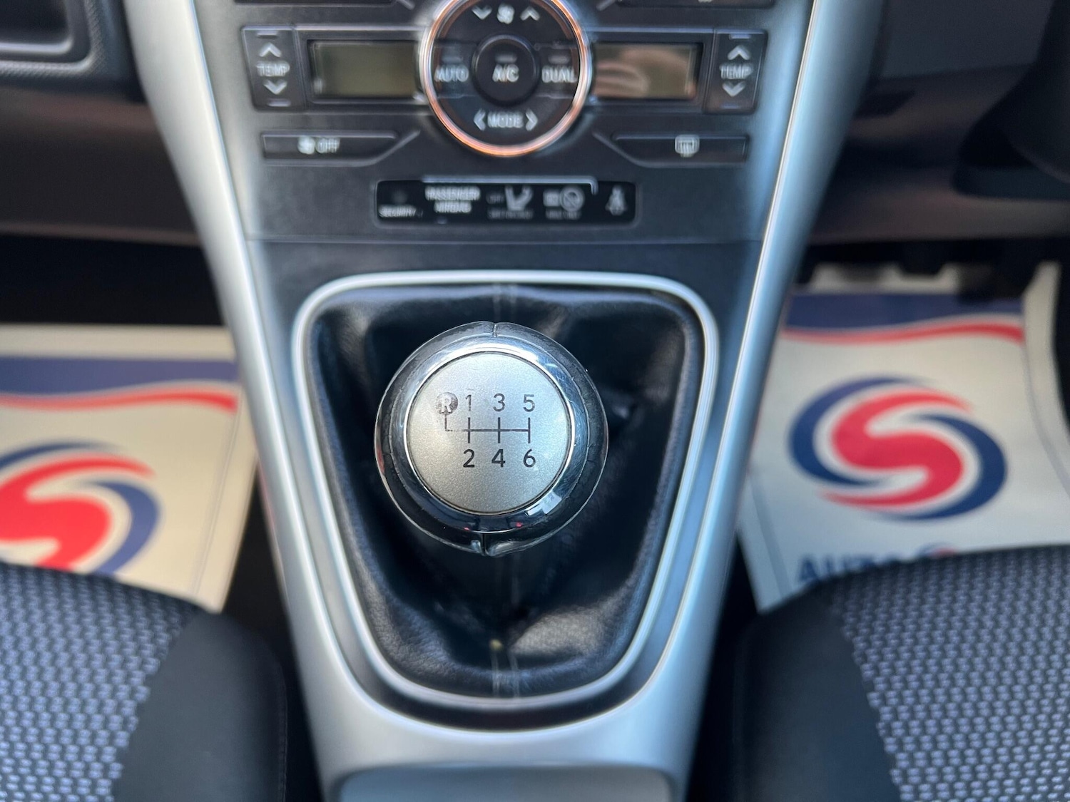 Used Toyota Auris 2010 for sale - 77401225: Photo 14