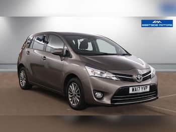 Used Toyota Verso 2017 for sale - 79774455: Photo
