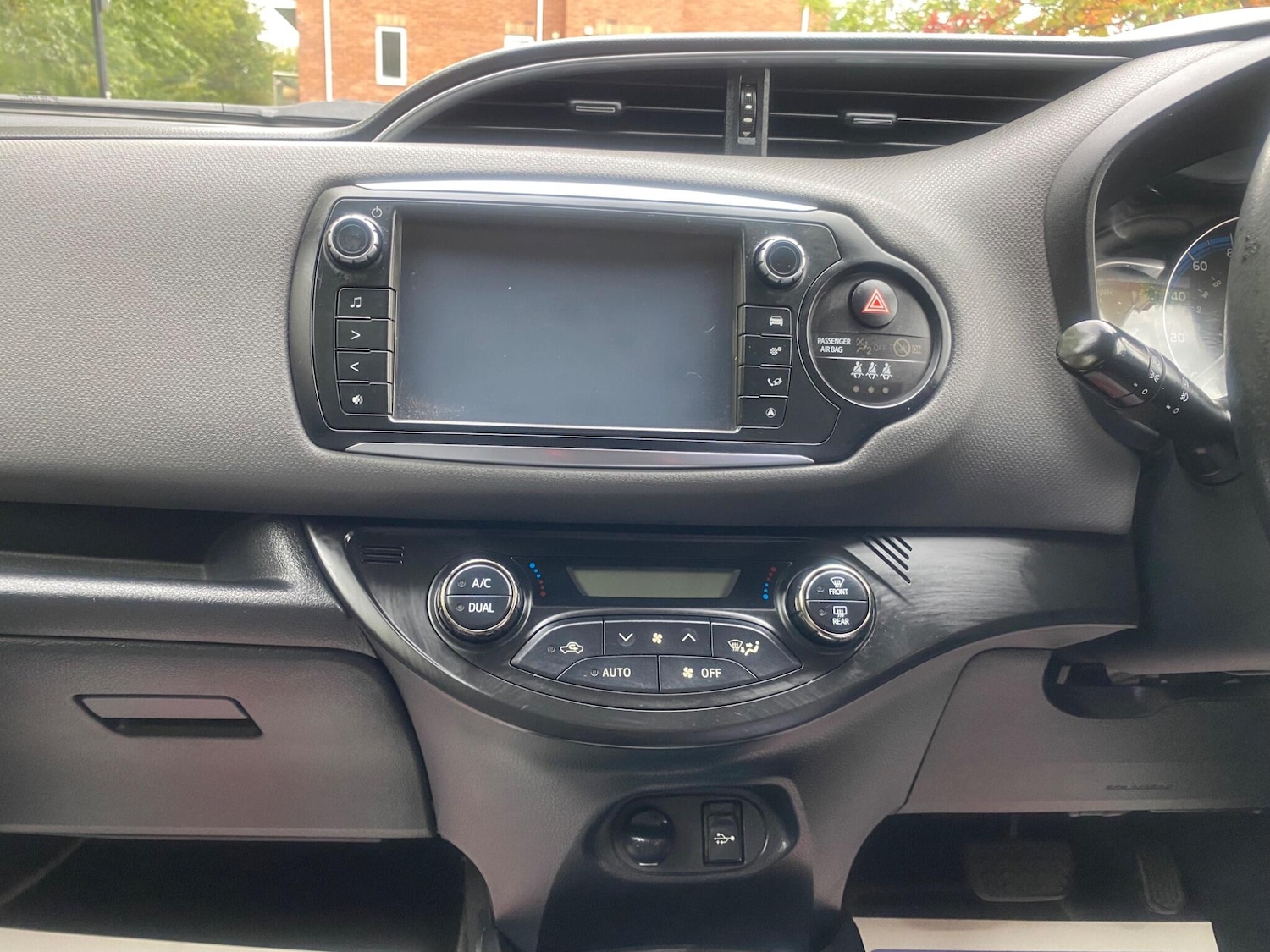 Used Toyota Yaris 2017 for sale - 77009914: Photo 14