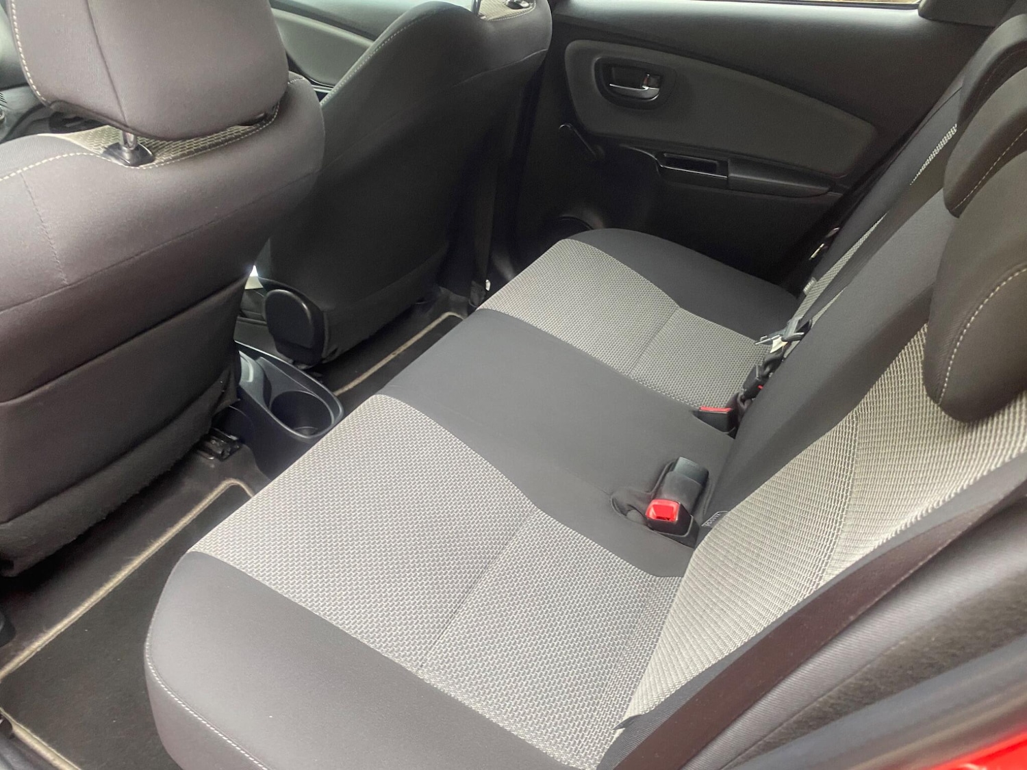 Used Toyota Yaris 2017 for sale - 77009914: Photo 27