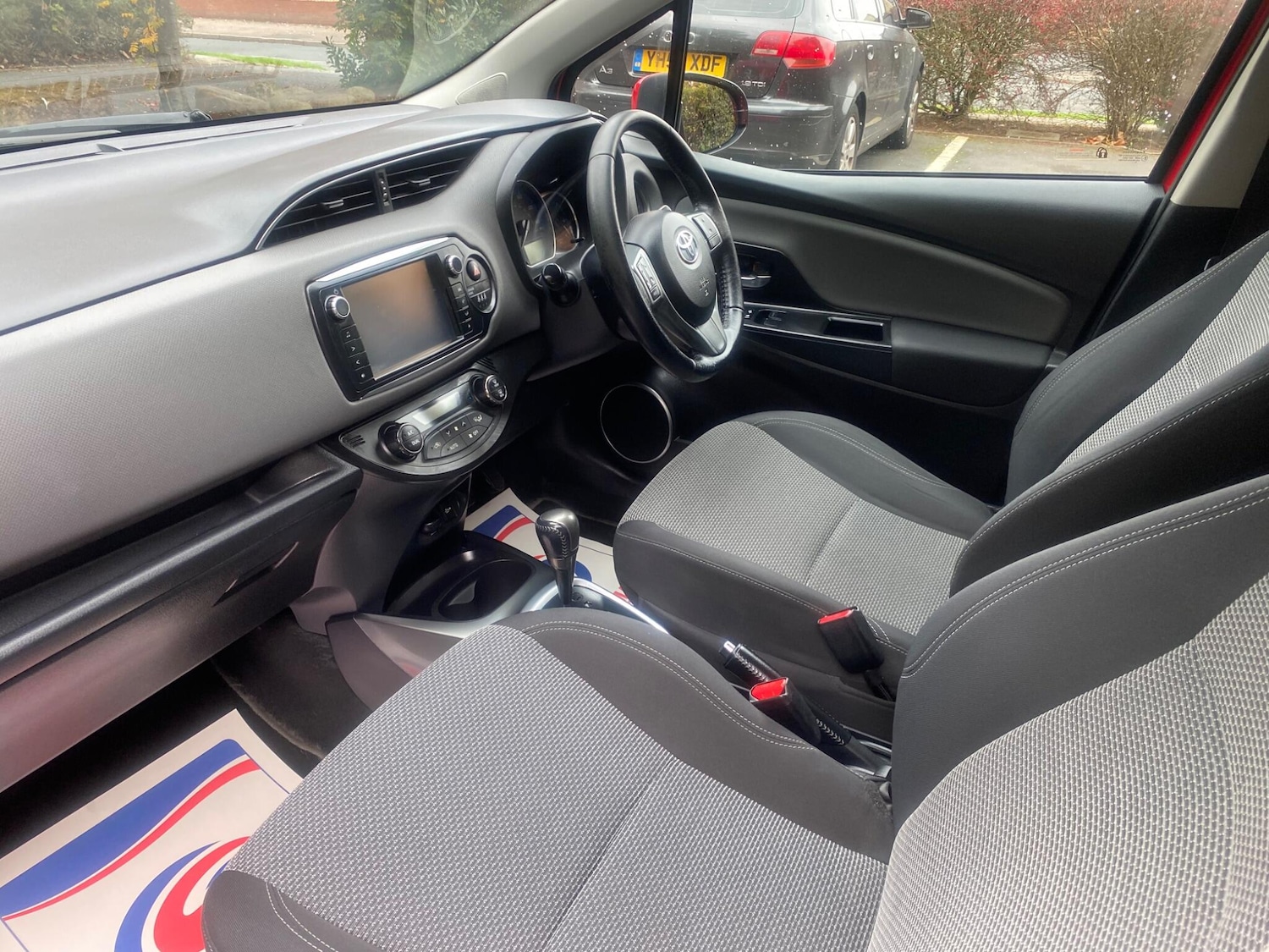 Used Toyota Yaris 2017 for sale - 77009914: Photo 9