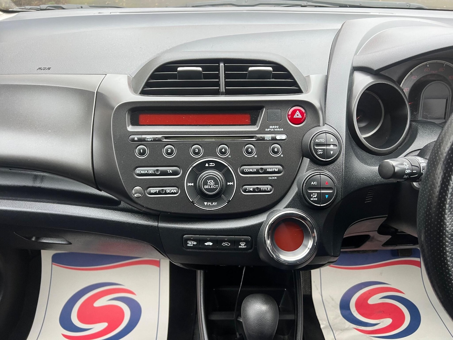 Used Honda Jazz 2011 for sale - 77685182: Photo 14