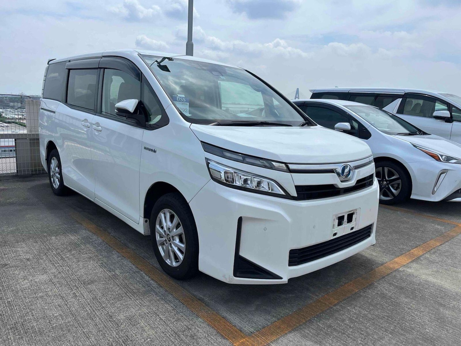Used Toyota Voxy for sale - 76476565: Photo 1