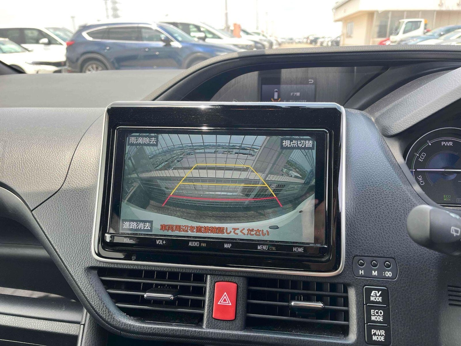 Used Toyota Voxy for sale - 76476565: Photo 3