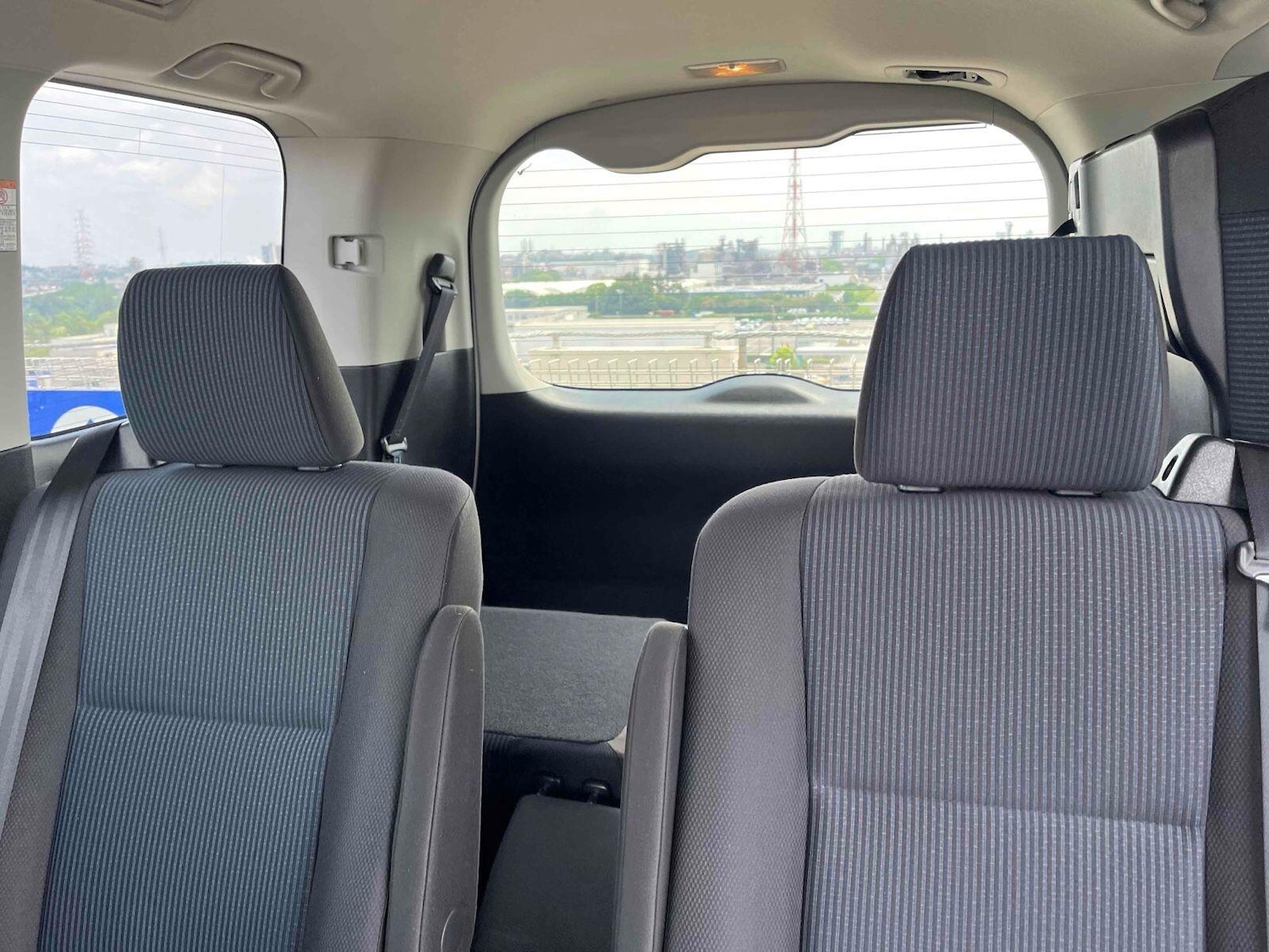 Used Toyota Voxy for sale - 76476565: Photo 6