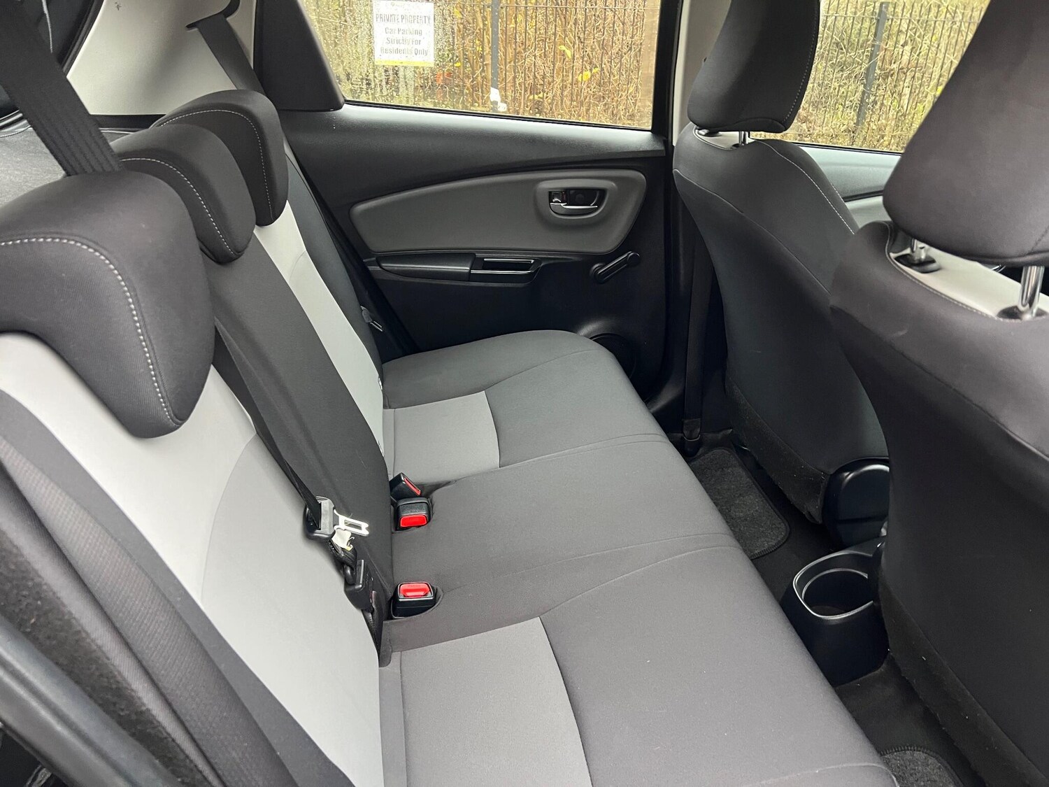 Used Toyota Yaris 2017 for sale - 77575995: Photo 28