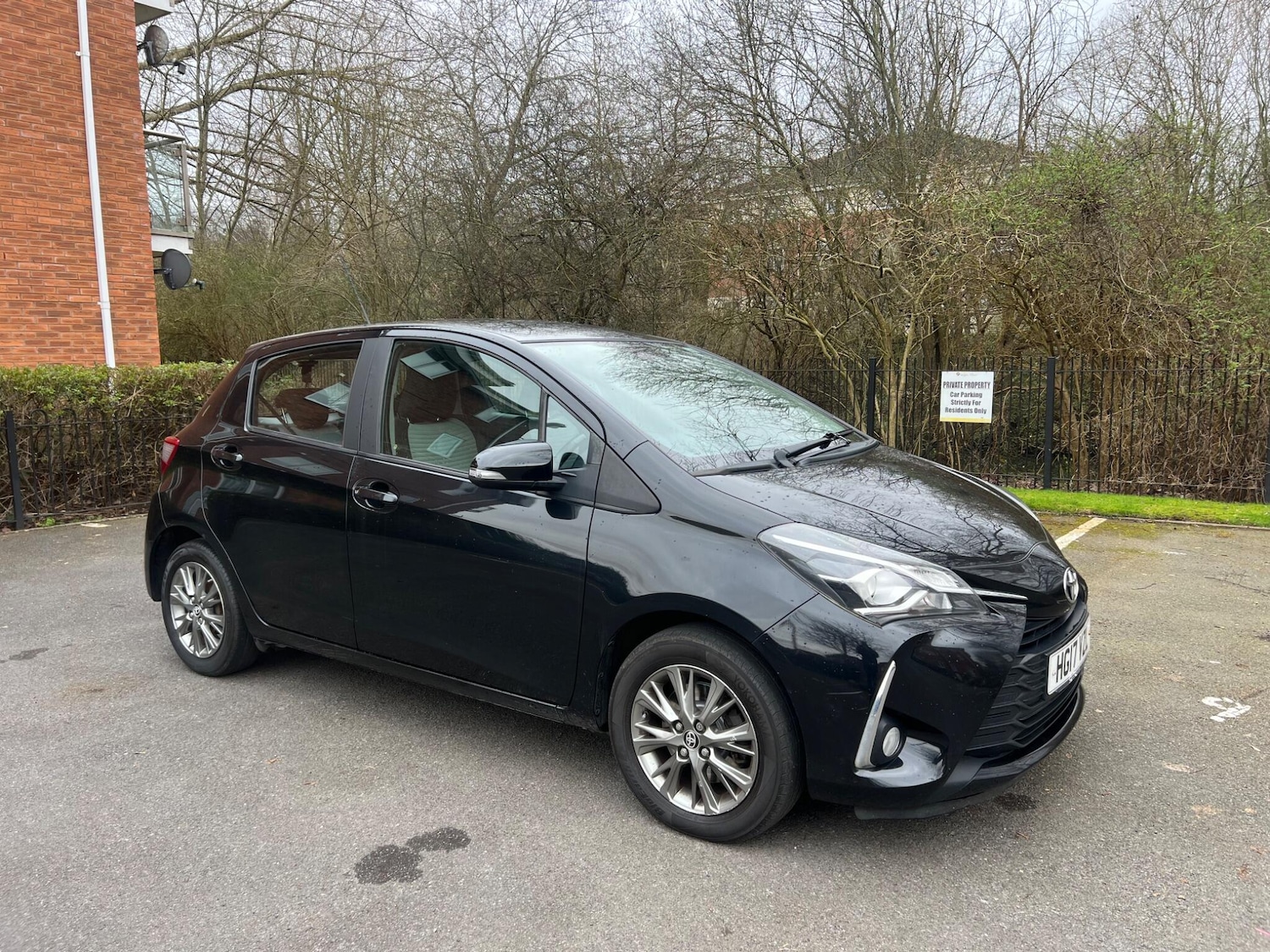 Used Toyota Yaris 2017 for sale - 78172227: Photo 1