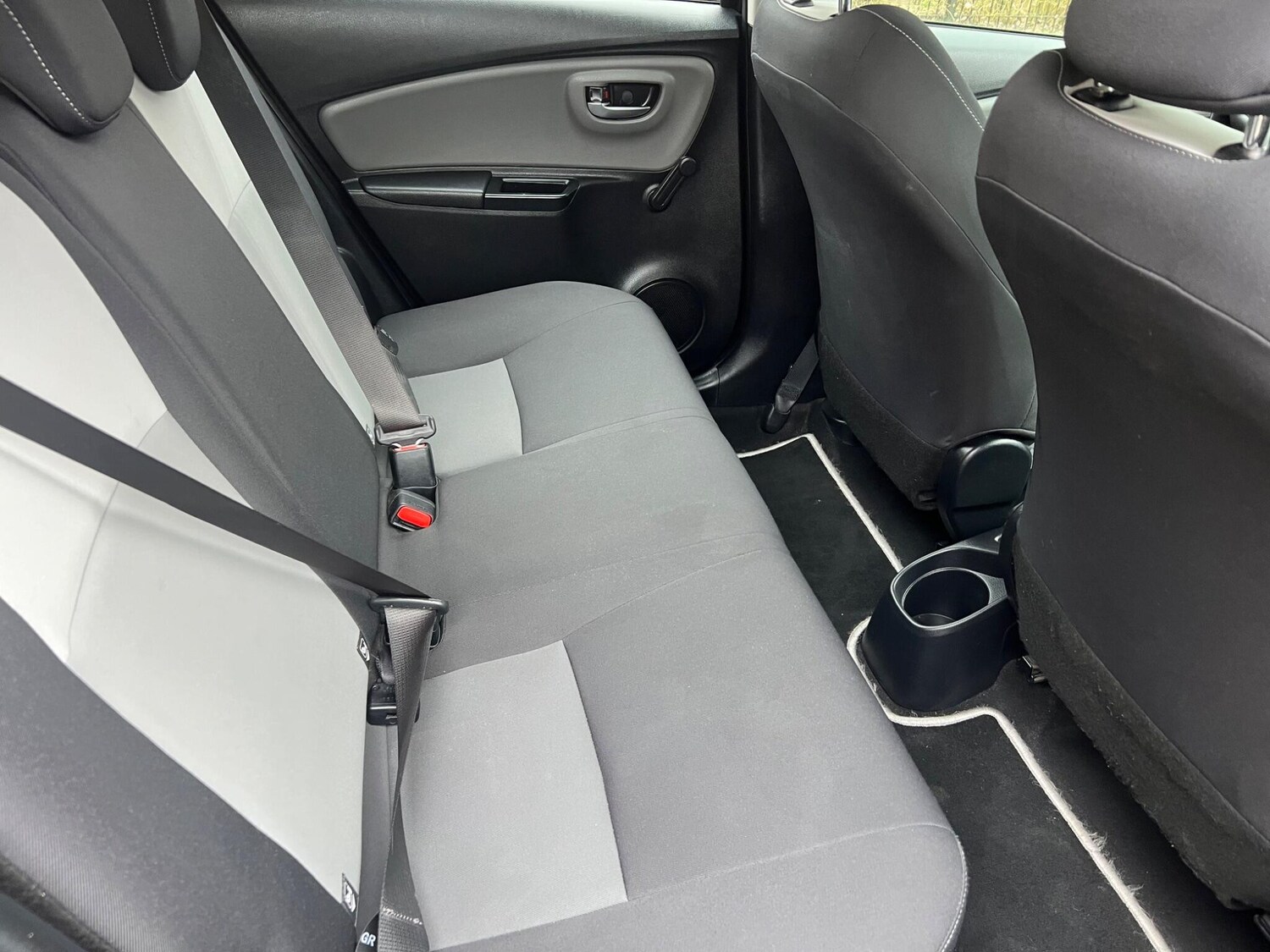 Used Toyota Yaris 2017 for sale - 78172227: Photo 24