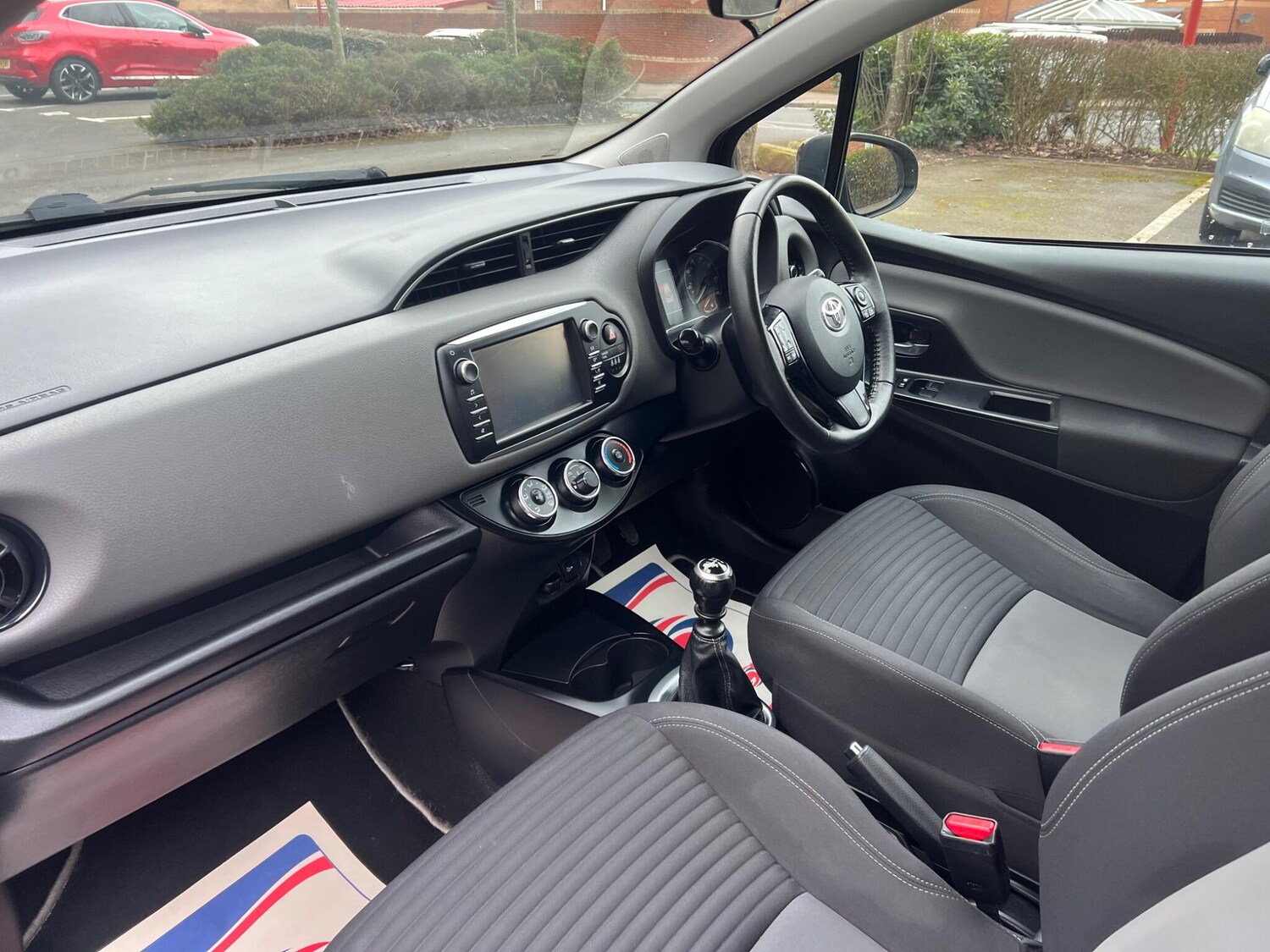 Used Toyota Yaris 2017 for sale - 78172227: Photo 9