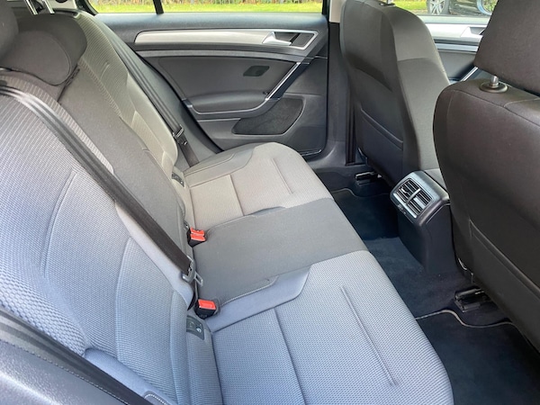 Used Volkswagen Golf 2015 for sale - 76021106: Photo 24