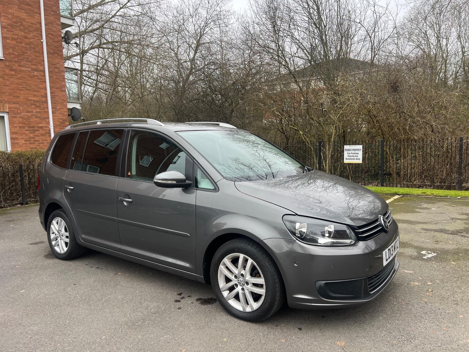 Used Volkswagen Touran 2013 for sale - 77685180: Photo 1