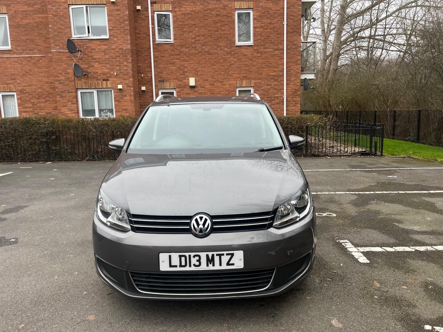 Used Volkswagen Touran 2013 for sale - 77685180: Photo 2