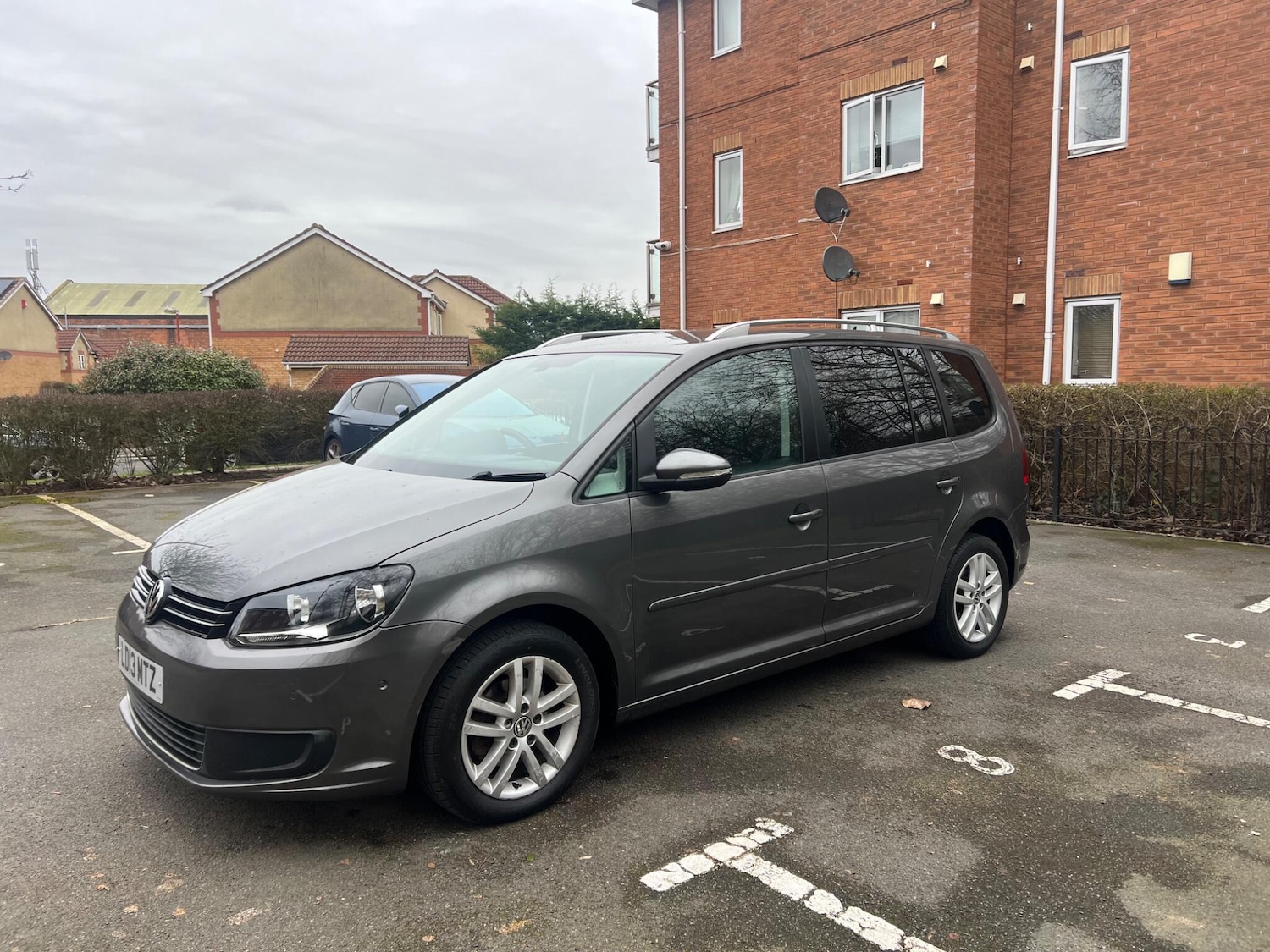 Used Volkswagen Touran 2013 for sale - 77685180: Photo 3