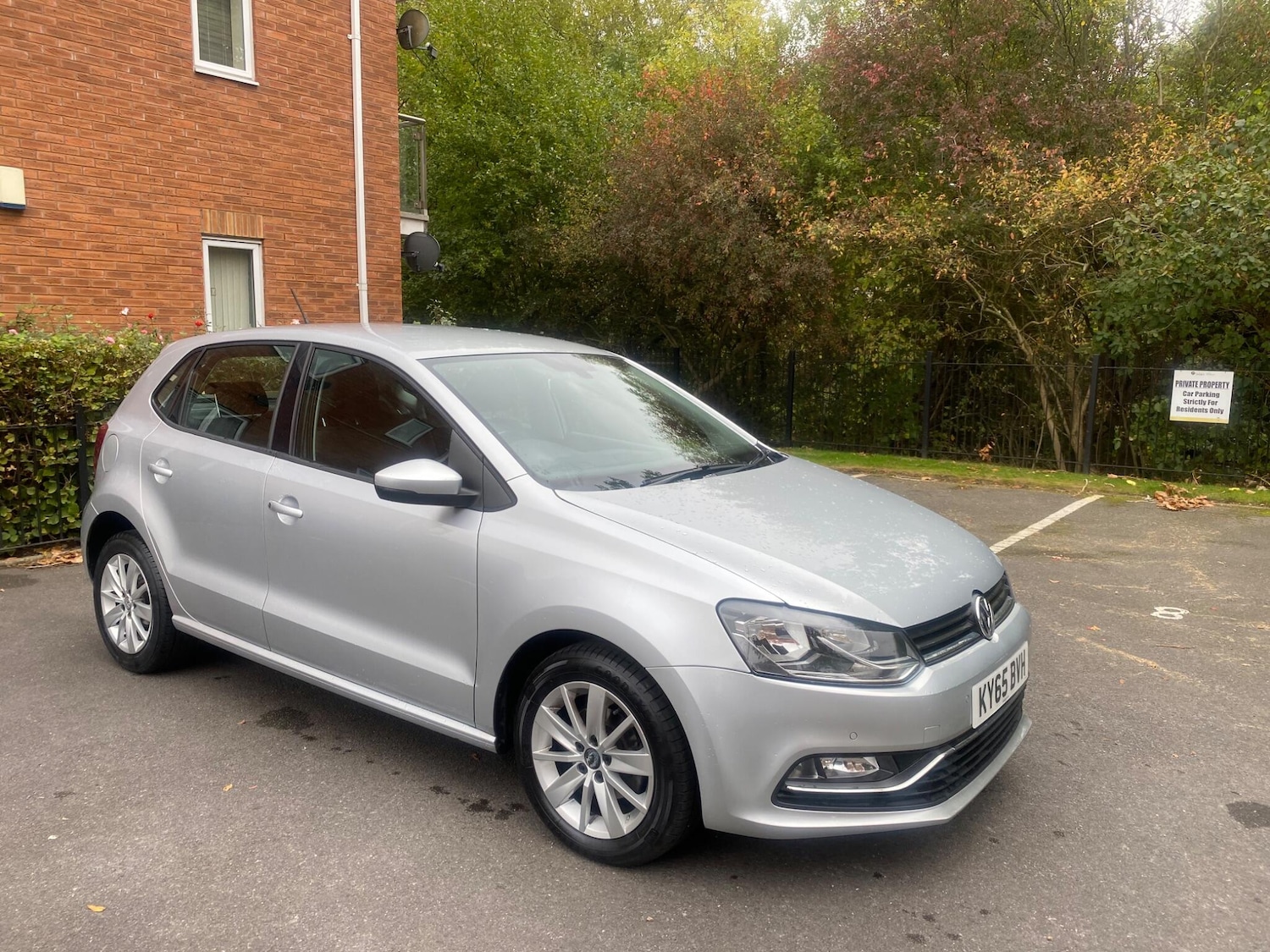 Used Volkswagen Polo 2015 for sale - 76633560: Photo 1
