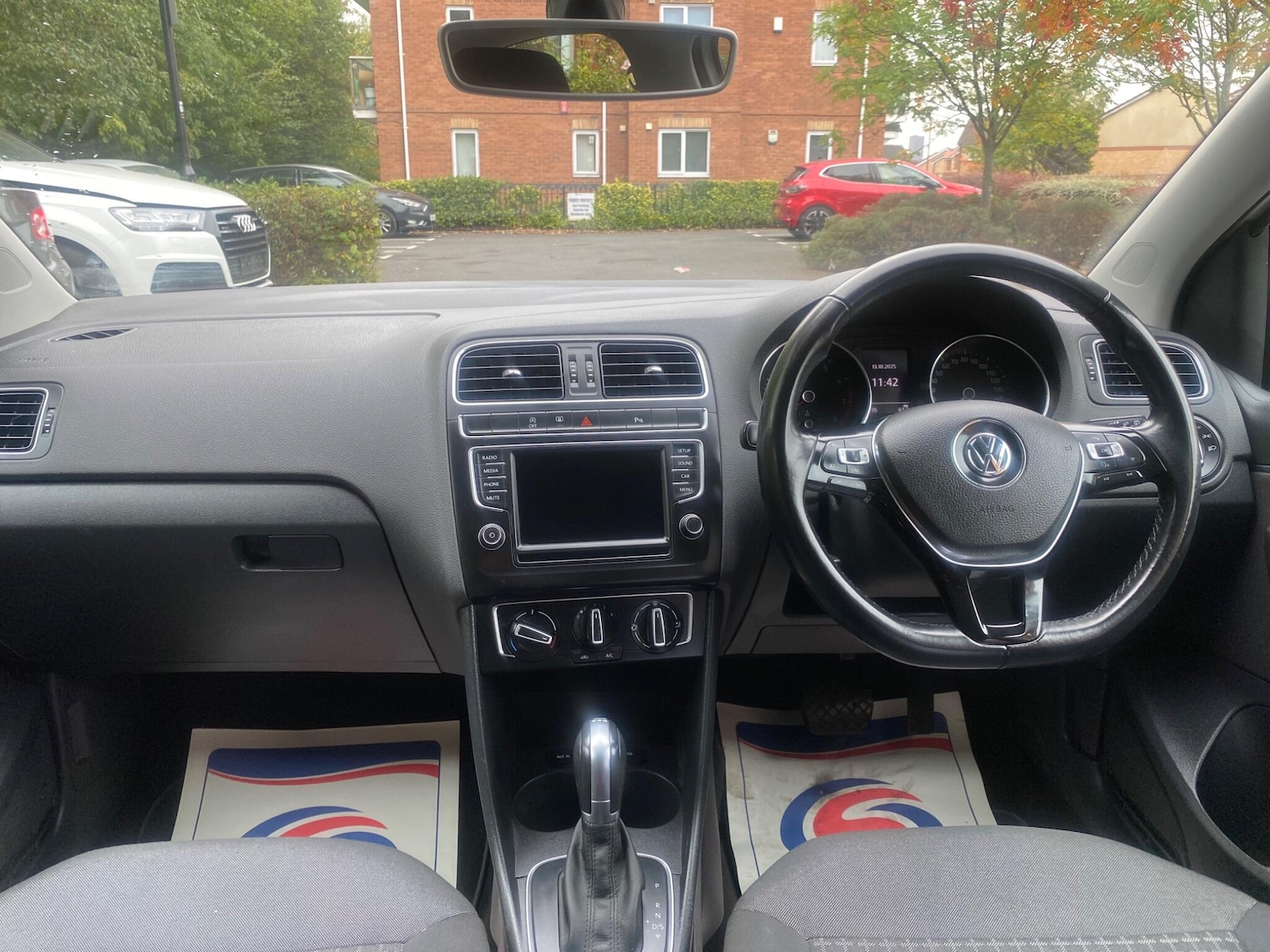 Used Volkswagen Polo 2015 for sale - 76633560: Photo 11