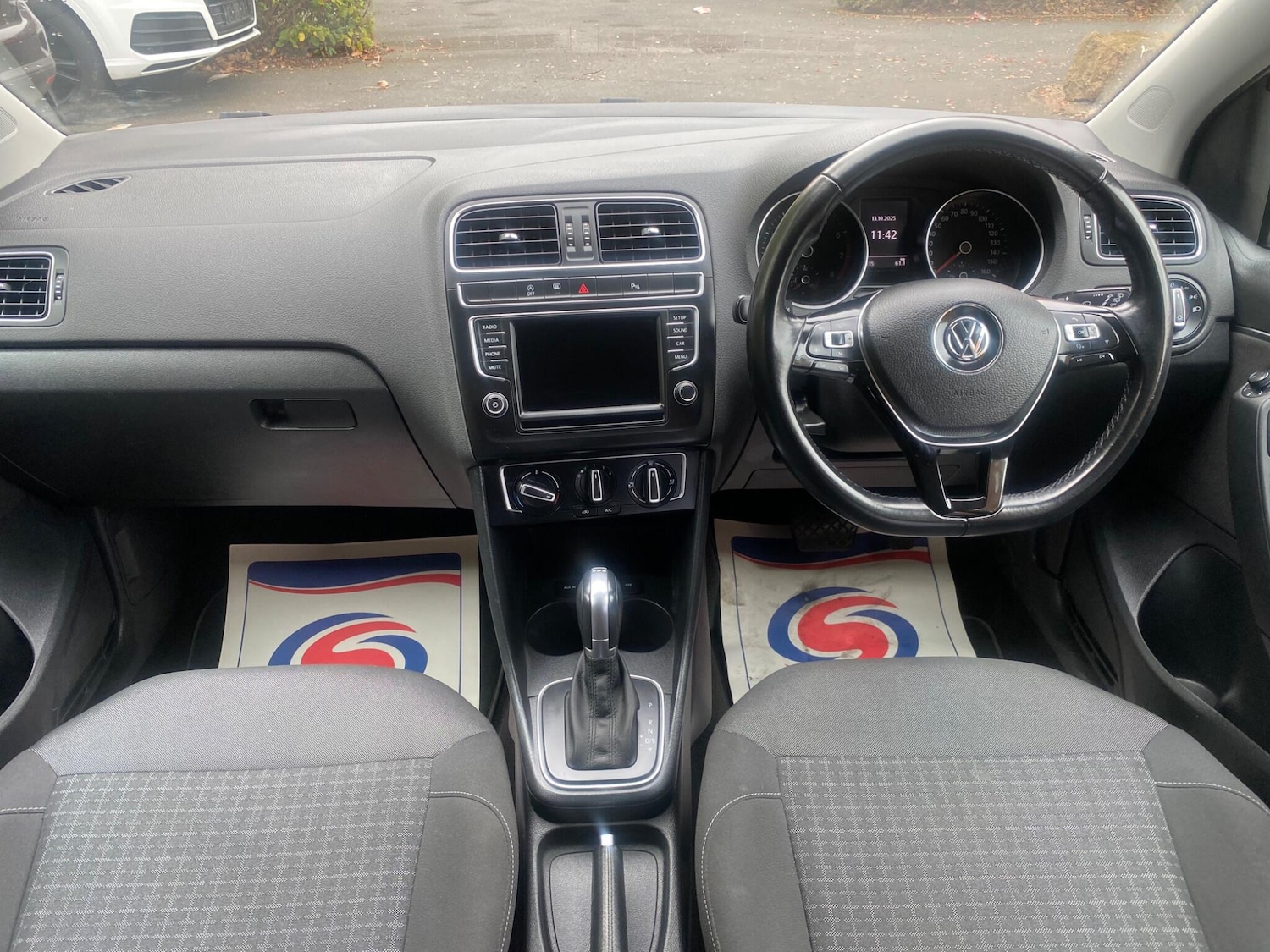 Used Volkswagen Polo 2015 for sale - 76633560: Photo 12