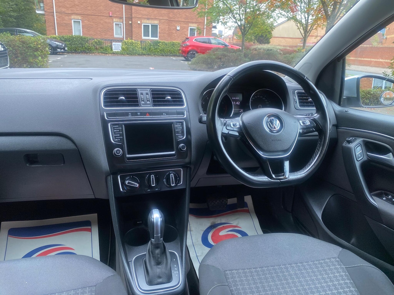 Used Volkswagen Polo 2015 for sale - 76633560: Photo 13