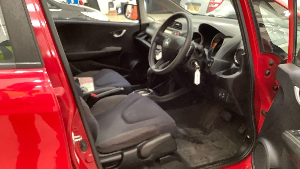 Used Honda Jazz 2011 for sale - 76060576: Photo 9