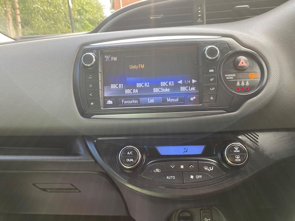 Used Toyota Yaris 2016 for sale - 75757388: Photo 15