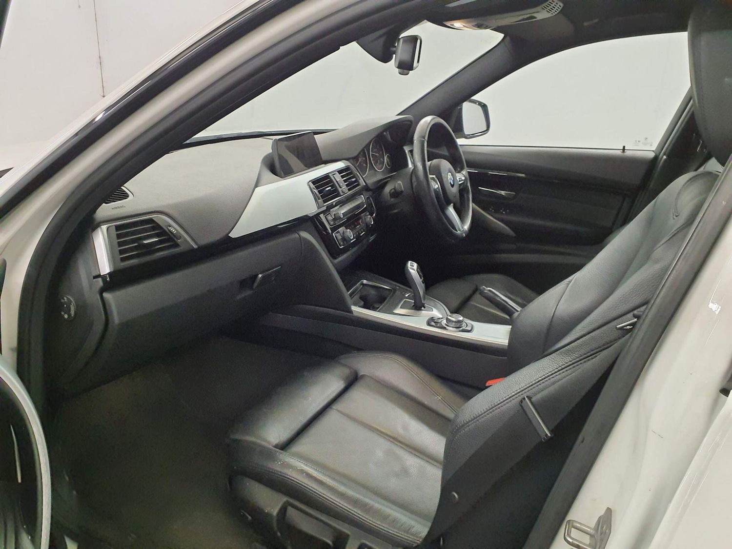 Used BMW 3 Series 2017 for sale - 76472189: Photo 8