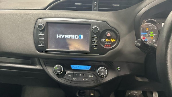 Used Toyota Yaris 2018 for sale - 76283563: Photo 7