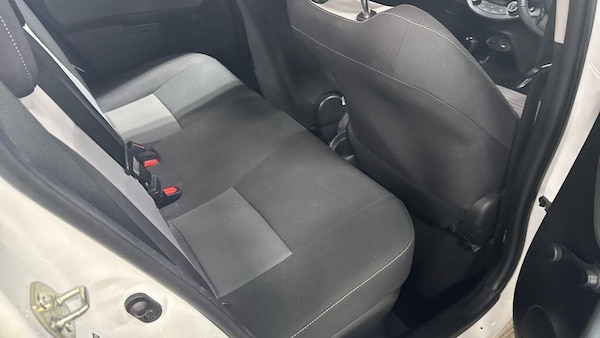 Used Toyota Yaris 2018 for sale - 76283563: Photo 9