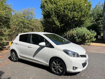 Used Toyota Yaris 2013 for sale - 79659312: Photo