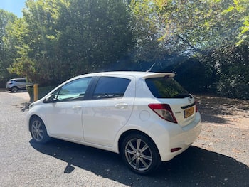 Used Toyota Yaris 2013 for sale - 79659312: Photo