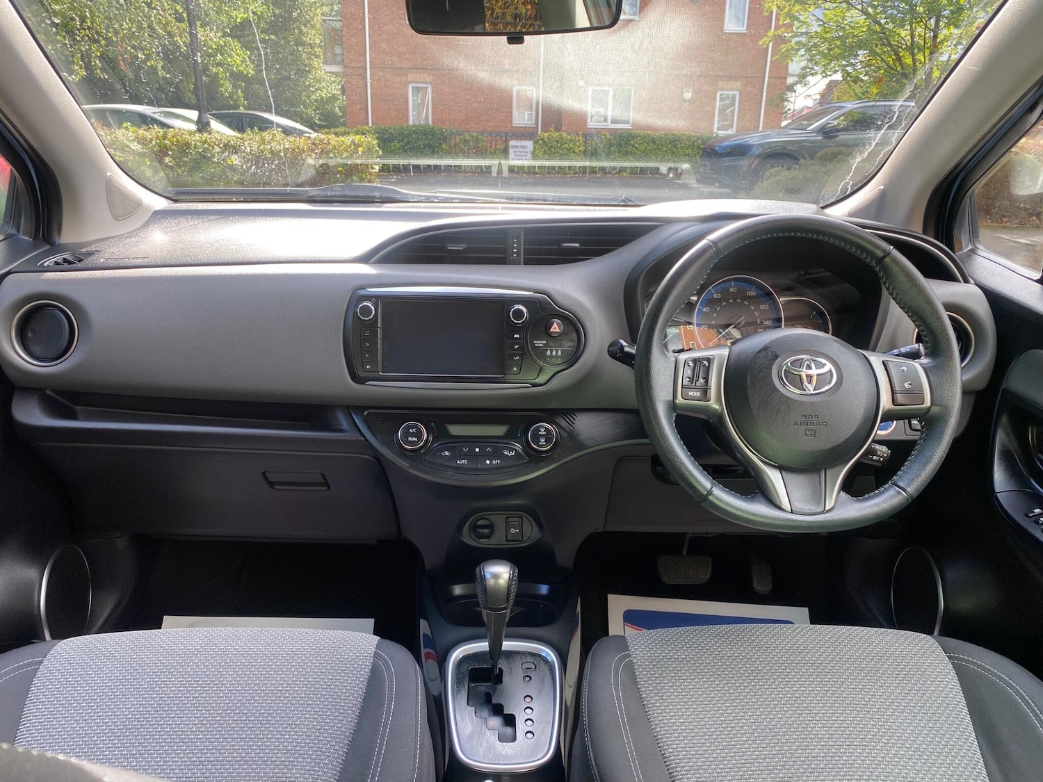 Used Toyota Yaris 2016 for sale - 77031002: Photo 11