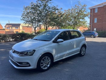 Used Volkswagen Polo 2014 for sale - 79539881: Photo