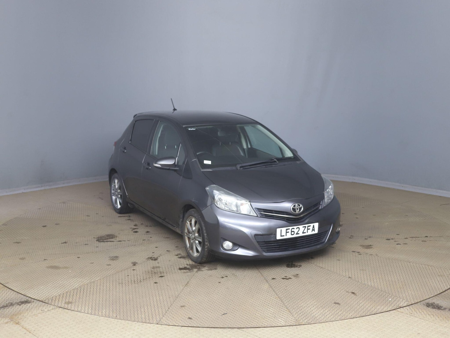 Used Toyota Yaris 2012 for sale - 77854083: Photo 3