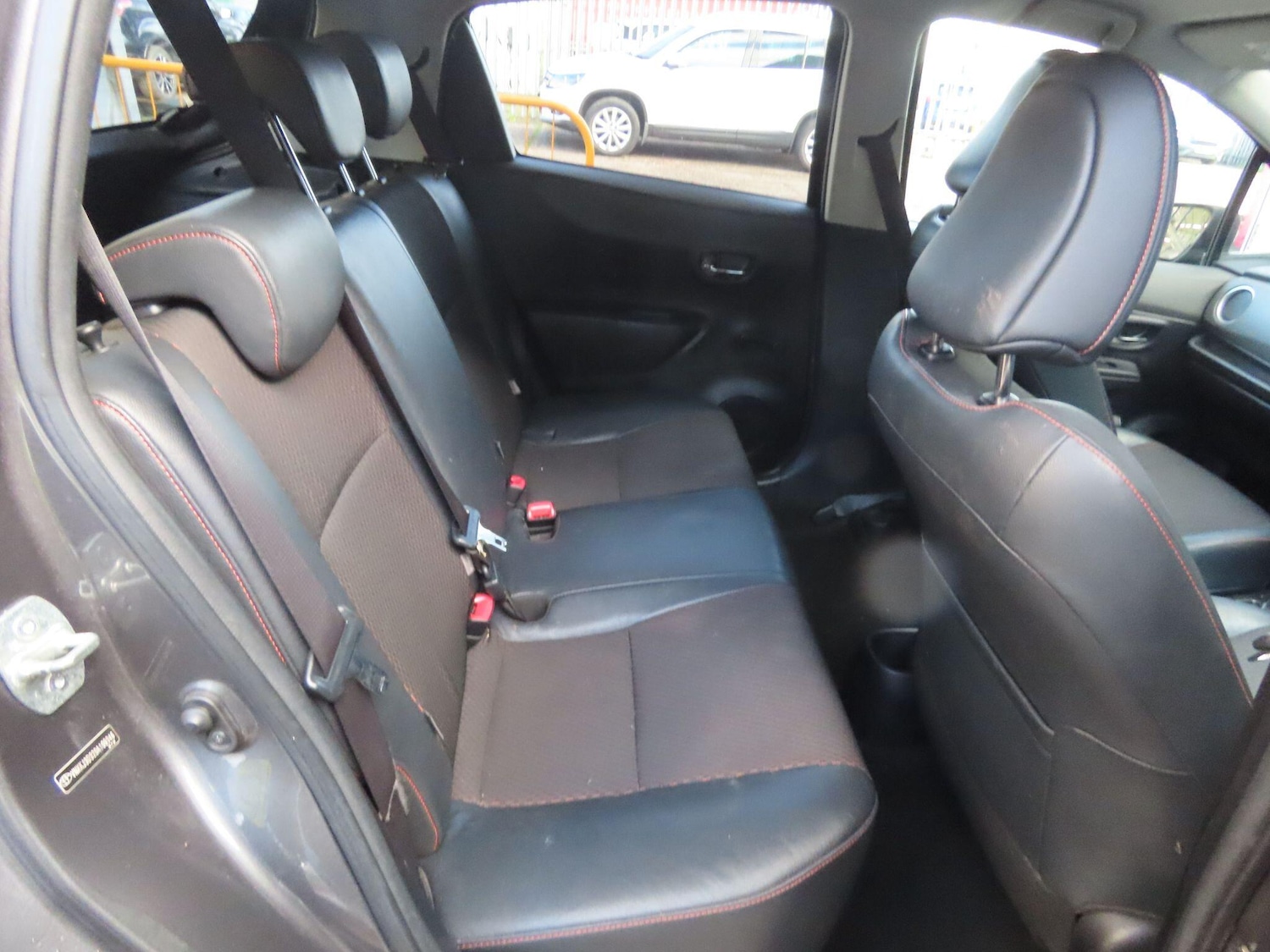 Used Toyota Yaris 2012 for sale - 77854083: Photo 9