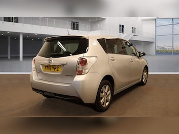 Used Toyota Verso 2015 for sale - 75884485: Photo