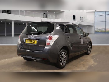 Used Toyota Verso 2014 for sale - 76714997: Photo