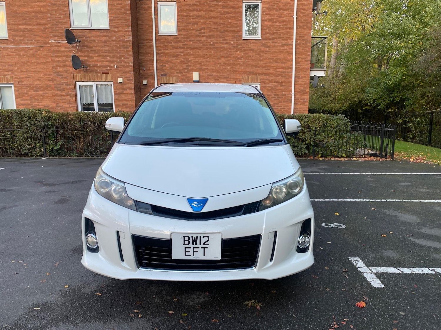 Used Toyota Estima 2025 for sale - 76371530: Photo 2