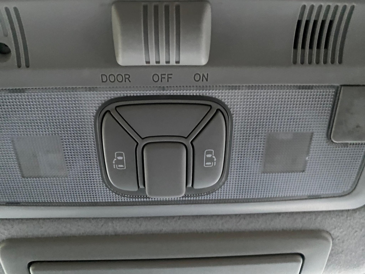 Used Toyota Estima 2025 for sale - 76371530: Photo 24