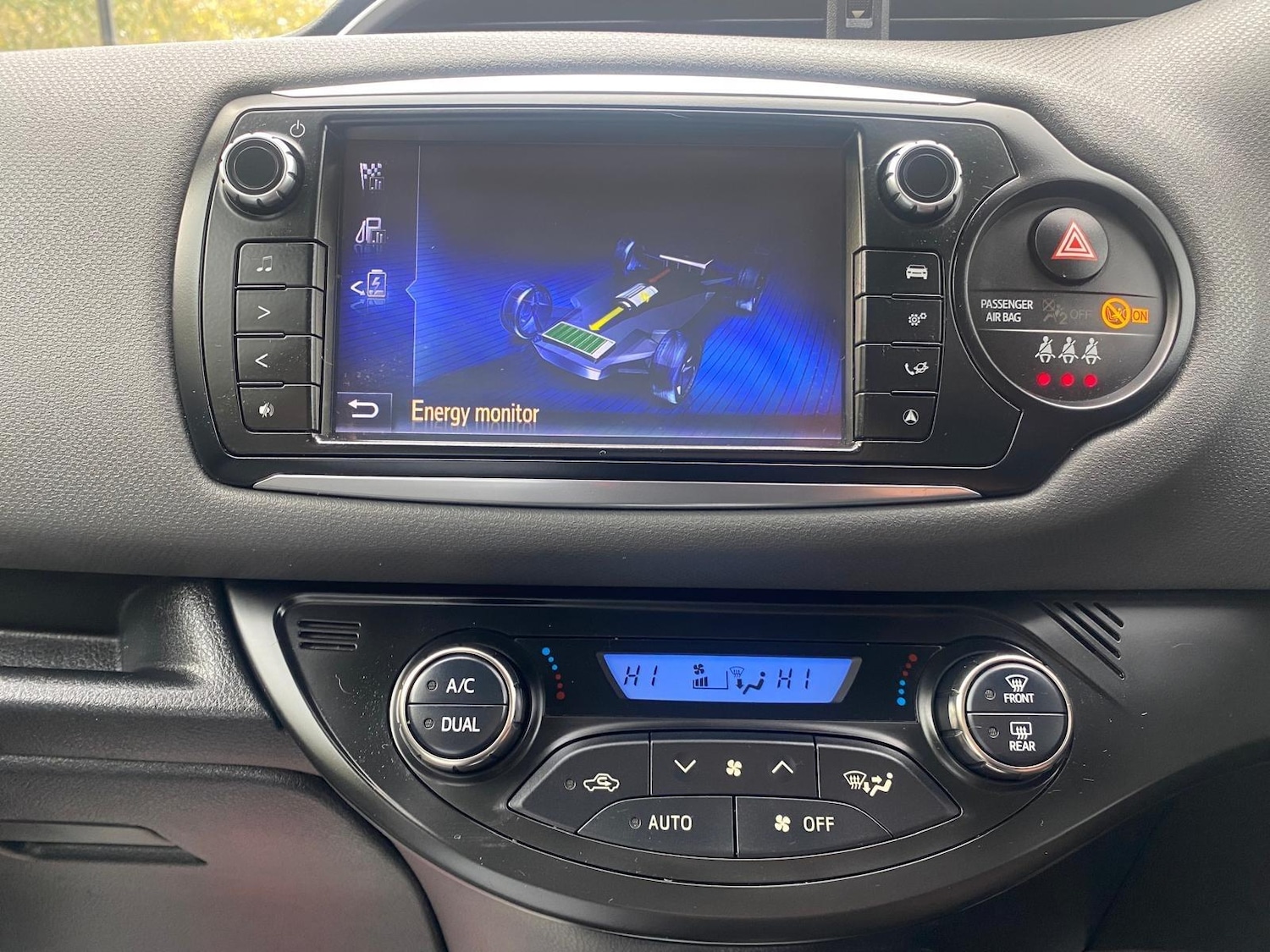 Used Toyota Yaris 2015 for sale - 77145452: Photo 15