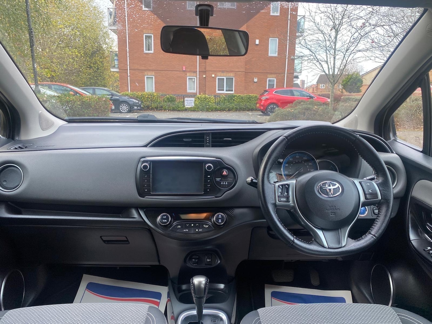 Used Toyota Yaris 2015 for sale - 77145452: Photo 21