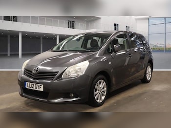 Used Toyota Verso 2012 for sale - 75781596: Photo