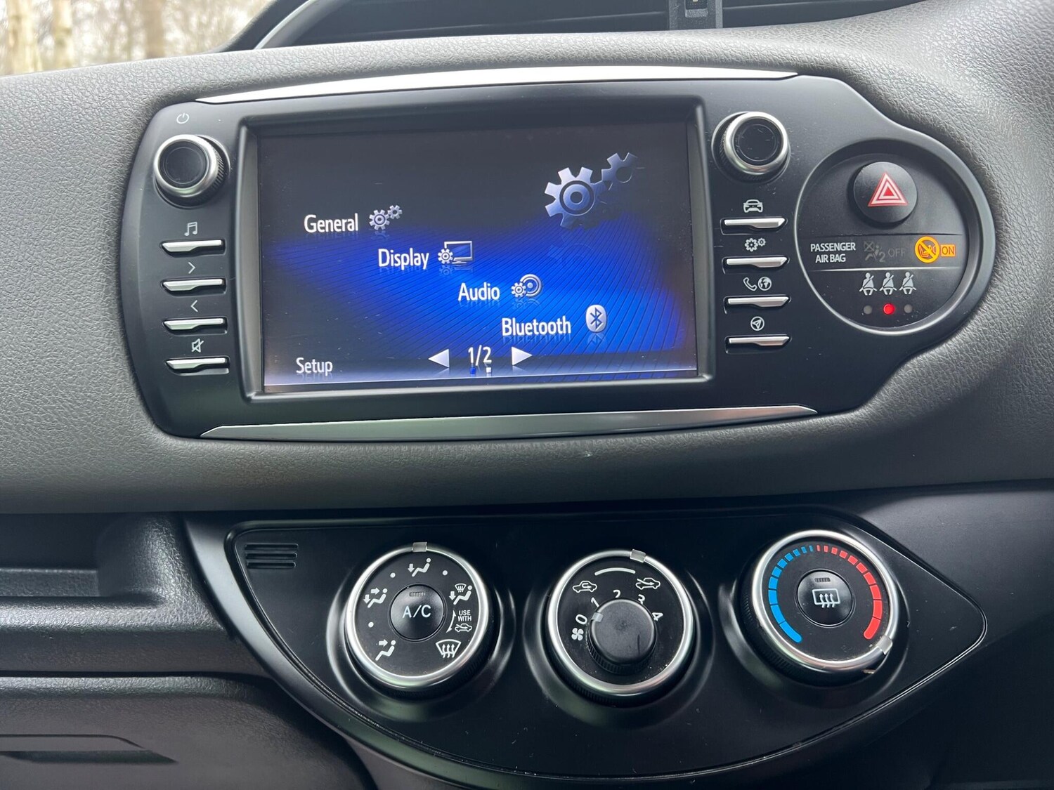 Used Toyota Yaris 2017 for sale - 78220702: Photo 17