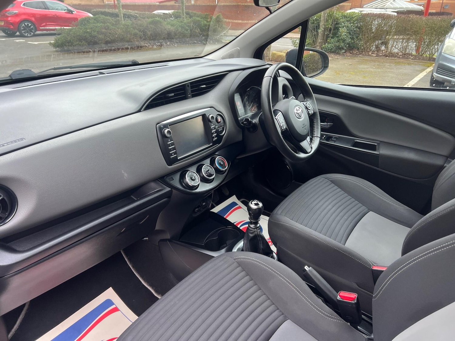 Used Toyota Yaris 2017 for sale - 78220702: Photo 9