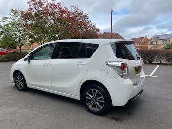 Used Toyota Verso 2013 for sale - 76121691: Photo