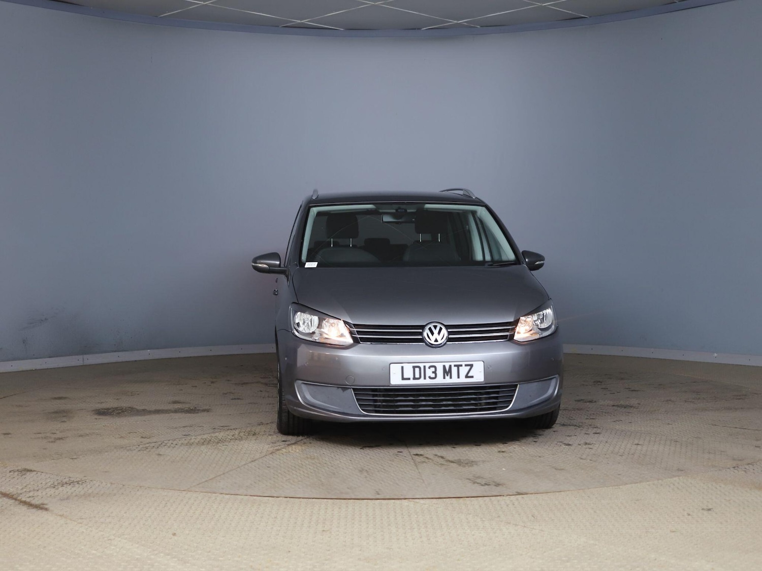 Used Volkswagen Touran 2013 for sale - 77575994: Photo 2