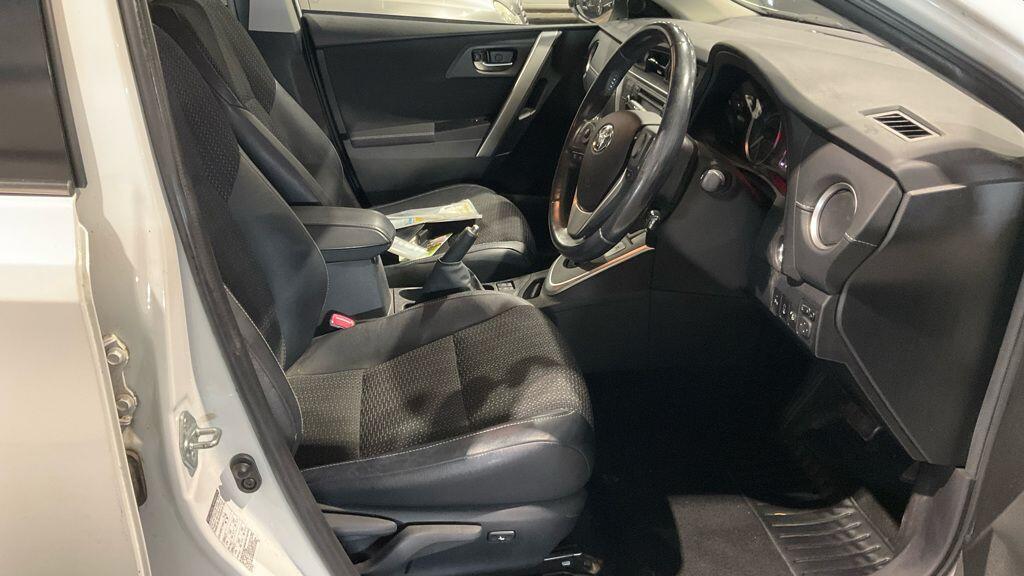 Used Toyota Auris 2015 for sale - 77576020: Photo 14