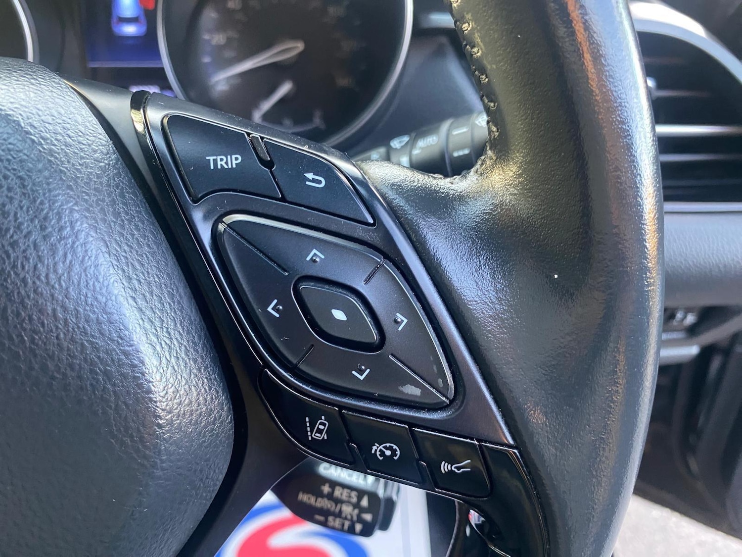 Used Toyota C-HR 2022 for sale - 77009915: Photo 14